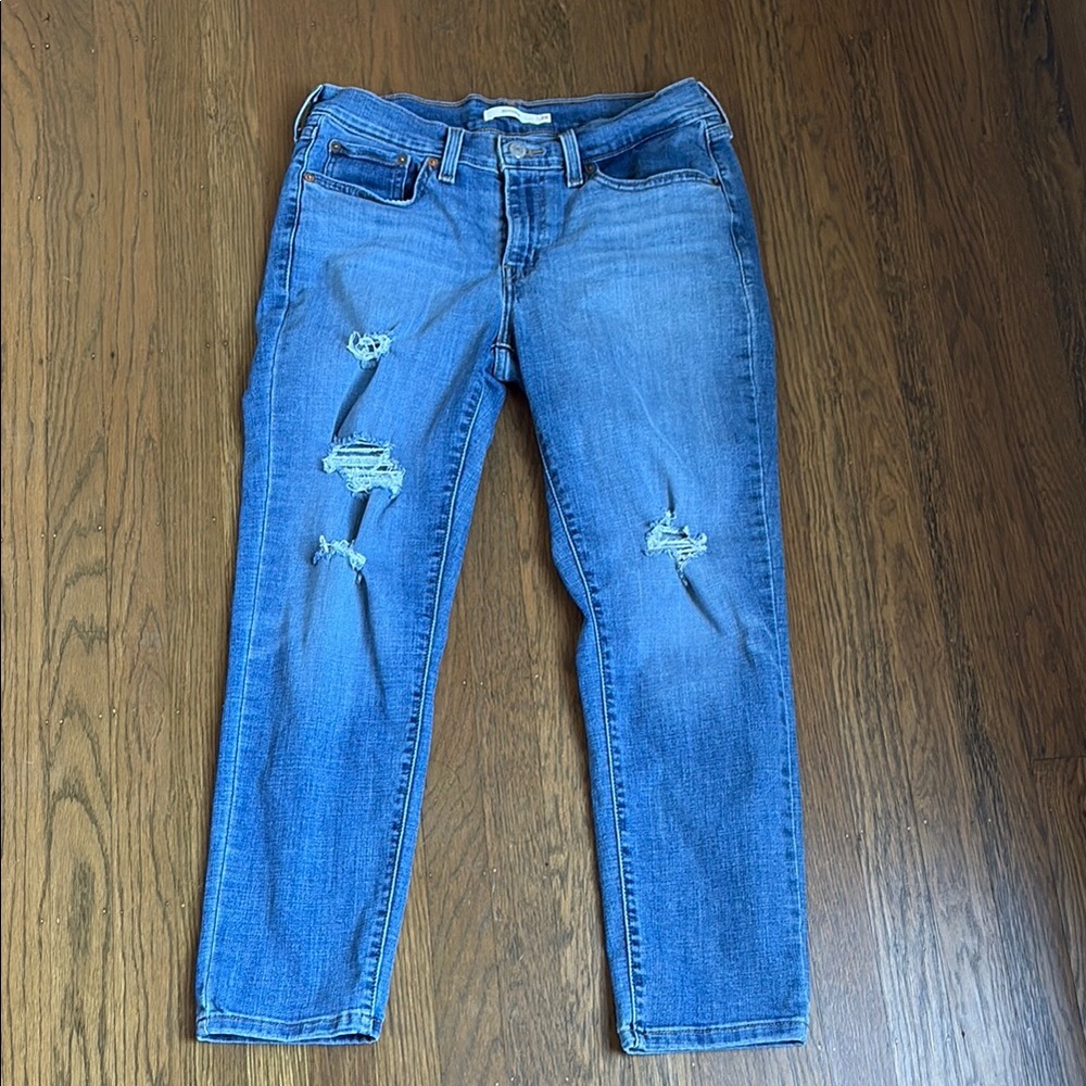 Levi’s women’s boyfriend jeans size 28